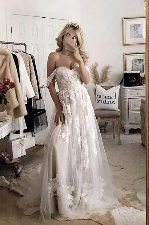 glamorous wedding dressesChic Off the Shoulder Lace Appliqued Tulle Boho Wedding Dress Beach Wedding Gown OK1202