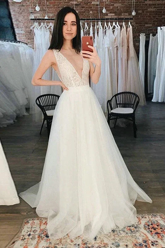 wedding dress without trainTulle Beach Wedding Dress Deep V-Neck Lace A-line Bridal Dress Boho Wedding Gown OKW22