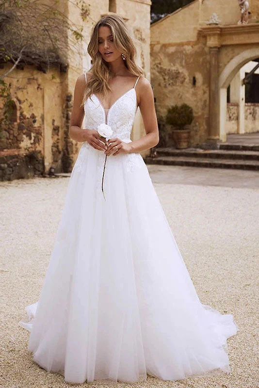 minimalist bohemian wedding dressesBohemian Wedding Dress Beach With Lace Appliques Spaghetti Strap Wedding Gowns OKW93