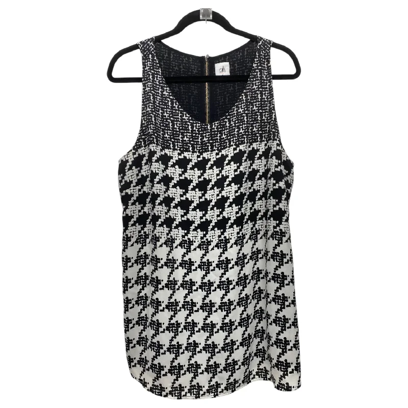 women's tops for cozy nights inTop Sleeveless By Cabi In Black & White, Size: 1x